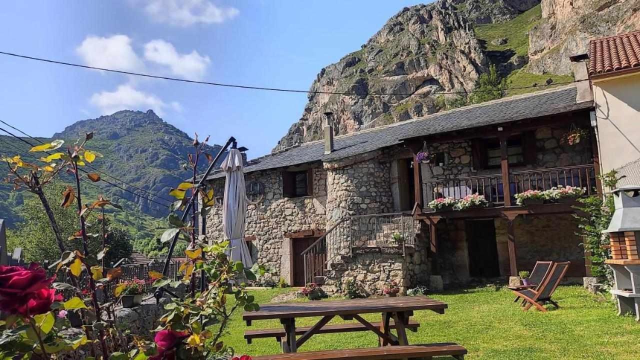 Apartamentos Rurales La Laguna Somiedo Valle de Lago Екстериор снимка