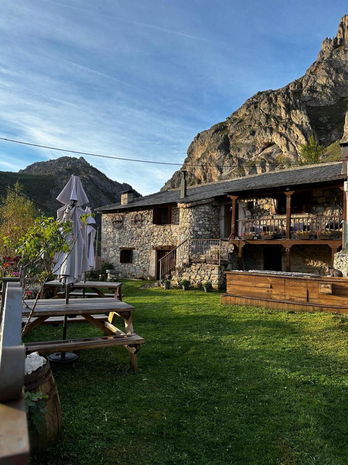 Apartamentos Rurales La Laguna Somiedo Valle de Lago Екстериор снимка